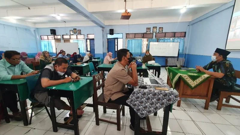 Membuat Desain Grafis dan Video ternyata Mudah, Guru Ini Membuktikan