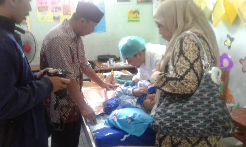 SD Mutu Gelar Khitanan Massal, Begini Respon Wali Siswa