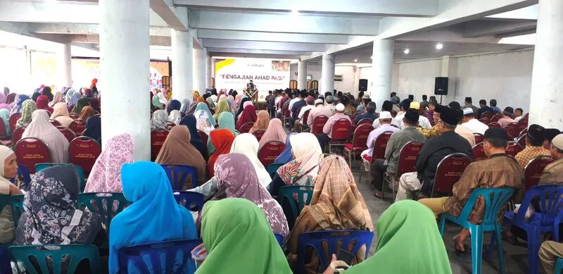 Kiat Ikhlas Berkhidmah untuk Muhammadiyah Dikupas dalam Pengajian Ahad Pagi PDM Gresik