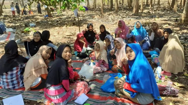 Nikmatnya Sujud di Atas Tanah ketika Tadabbur Alam Ponpes Ini