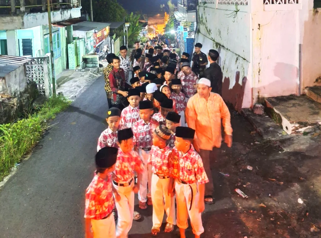 Takbir Bergema di Malam Hari Raya, Beginilah Suasana Takbir Keliling yang Digelar PR IPM Sendangagung