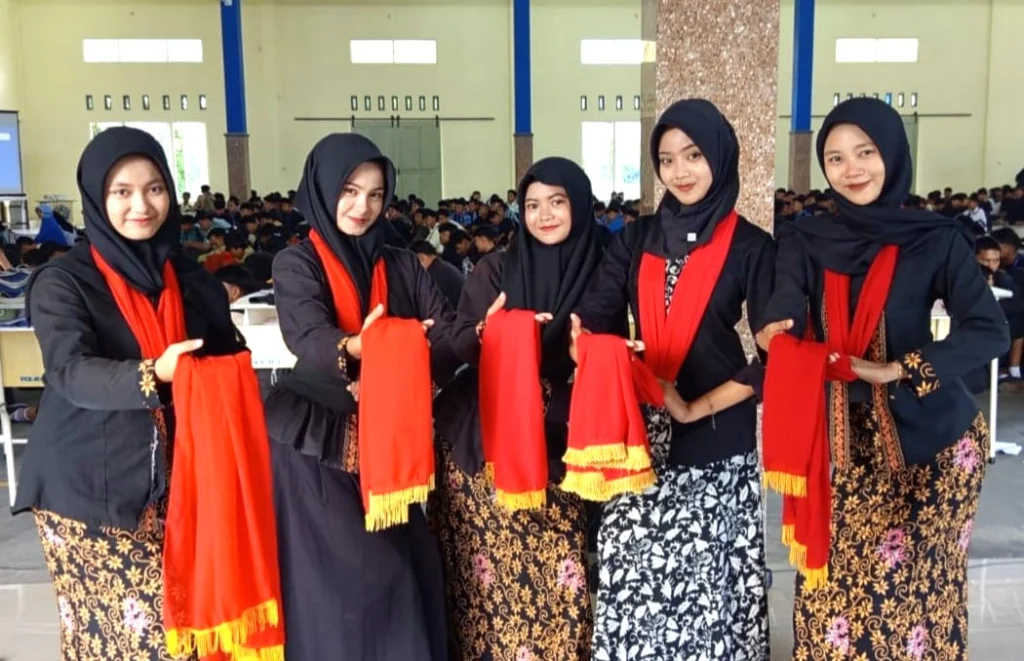Ortom SMK Muda Genteng Kenalkan Ekstrakurikuler Tari Gandrung di MPLS Ramah dan Fortasi 2025