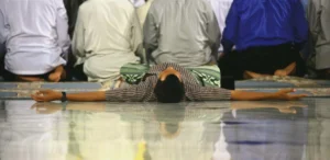 Benarkah Tidur Membatalkan Wudhu?