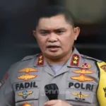 Irjen Polisi Gajah Mada, Melempar Simbol