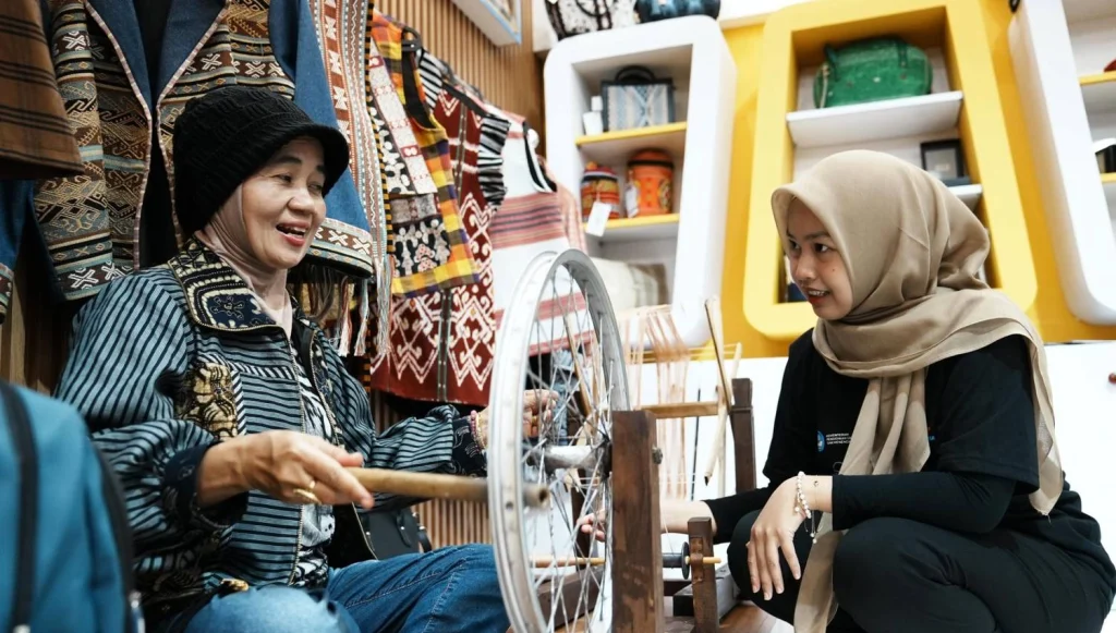 Kiprah Lulusan Program PKW Tekun Tenun: Melestarikan Budaya, Menggerakkan Ekonomi Lokal