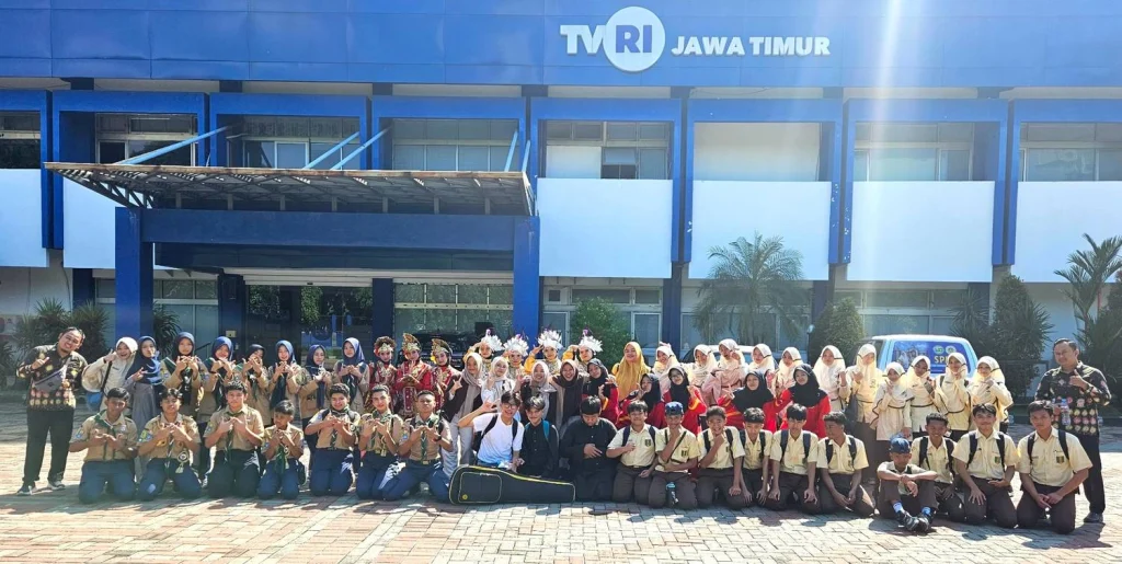Siswa SMP Muhammadiyah 5 Tulangan Tampil Memukau di Xpresi Kabaret TVRI