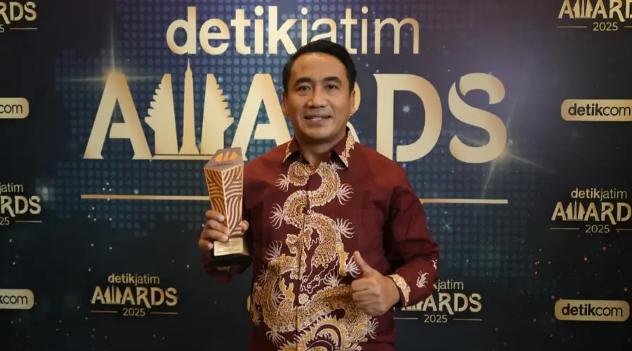 UM Surabaya Raih Penghargaan detikJatim Awards Berkat Inovasi KKN Internasional