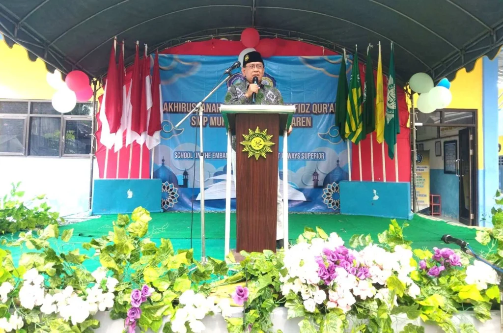 Wakil Ketua PDM Lamongan Tekankan Pentingnya Sinergi Tiga Unsur Pendidikan di Haflah Ahirussanah SMPM 17 Laren