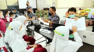 Vaksinasi Covid Anak di SD Ikrom, Begini Kata Siswa