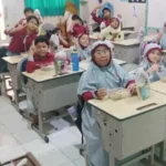 Siswa SD Musix Akhiri SAS dengan Makan Bersama