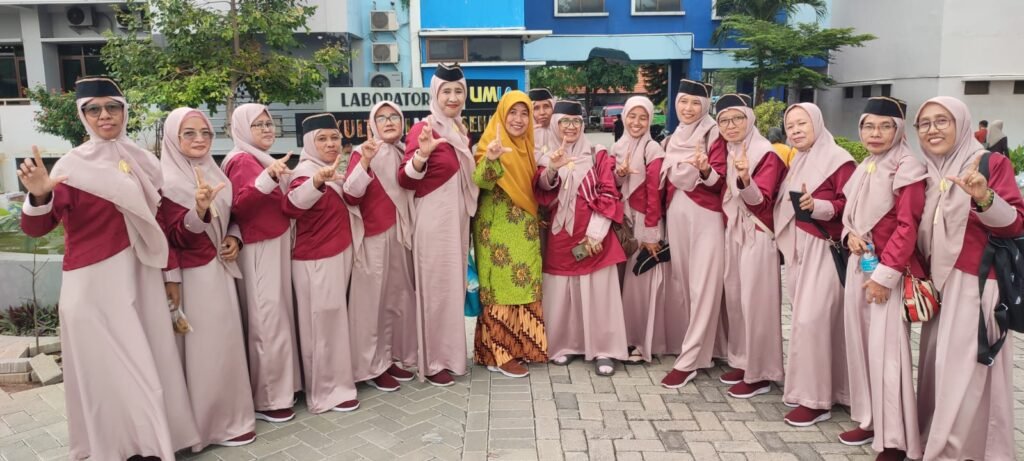 Drumband Aisyiyah Sendangagung Tampil Pukau Penonton di FDML 2025