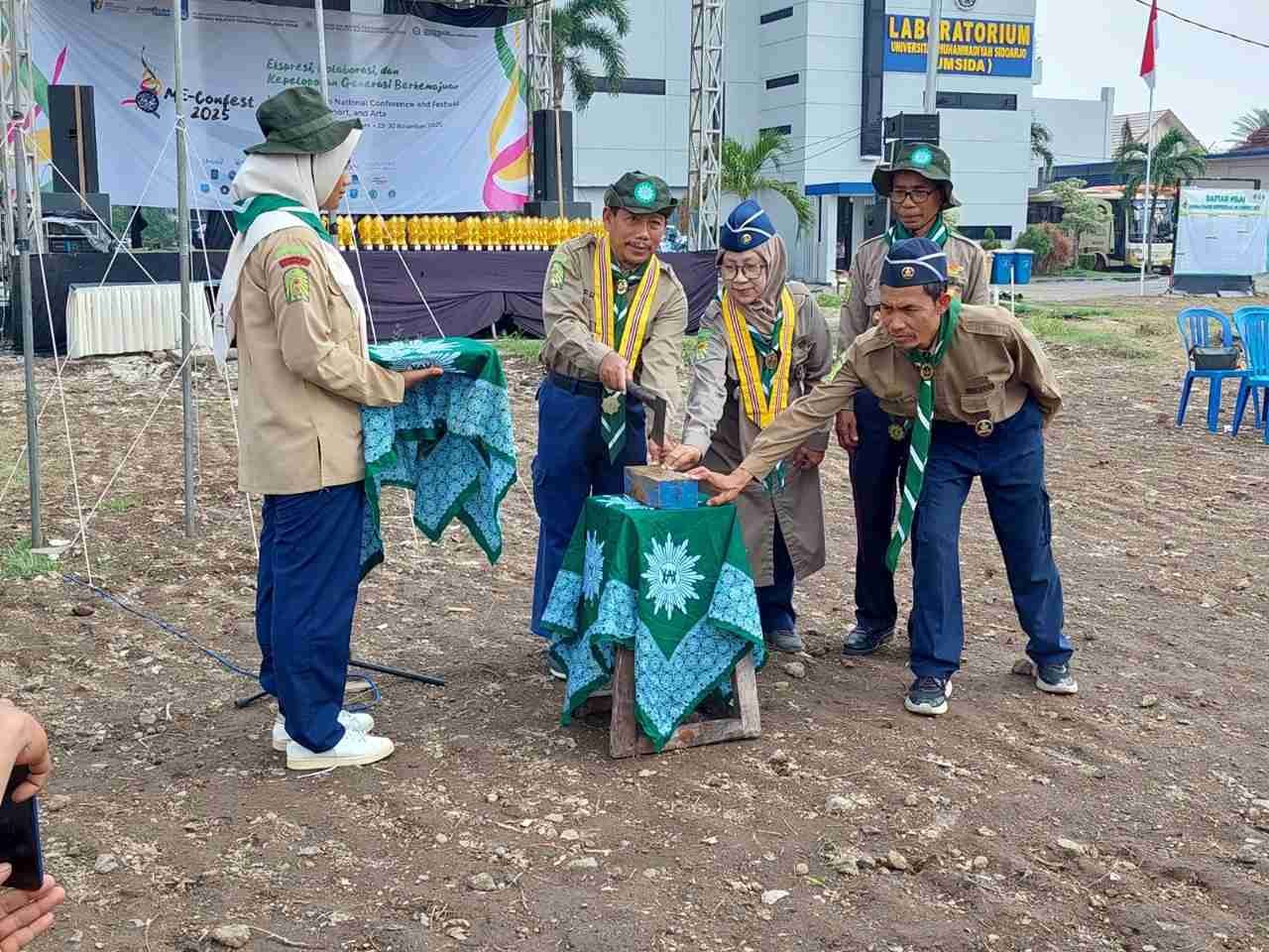 Ketua Kwartir Wilayah HW Jawa Timur Resmi Tutup LBP ME Confest 2025 di Umsida