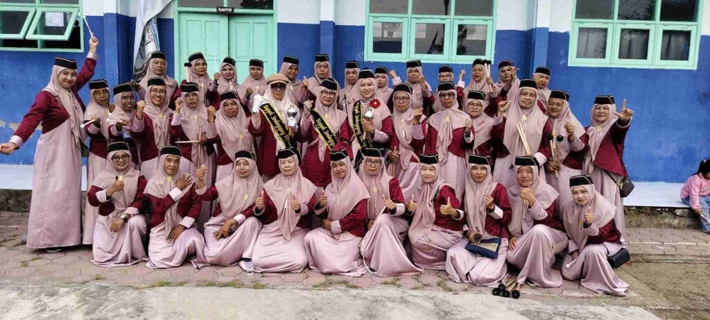 Drumband Aisyiyah Sendangagung Tampil Memukau di Pawai Ta’aruf PCM Paciran 