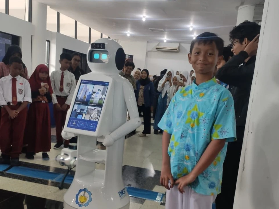 Sekolah Kreatif Baratajaya Hadir di Awarding 1000 Duta AI Graha ITS