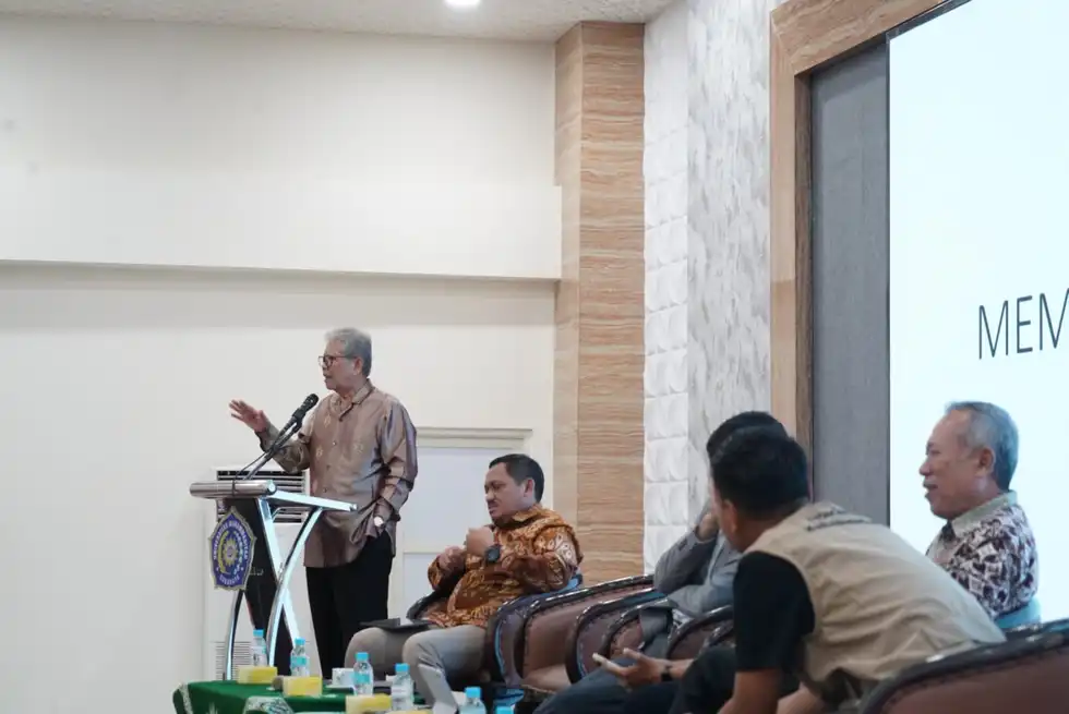 Dalam FGD Riset Sejarah Muhammadiyah Jatim, Prof. Achmad Jaenuri Soroti Pembaruan Gerakan (2)