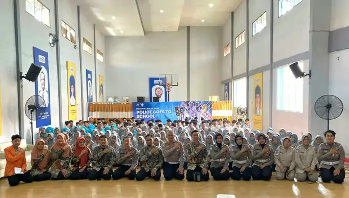 Ditlantas Polda Jatim Sosialisasikan Etika Berlalu Lintas kepada Siswa Smamita