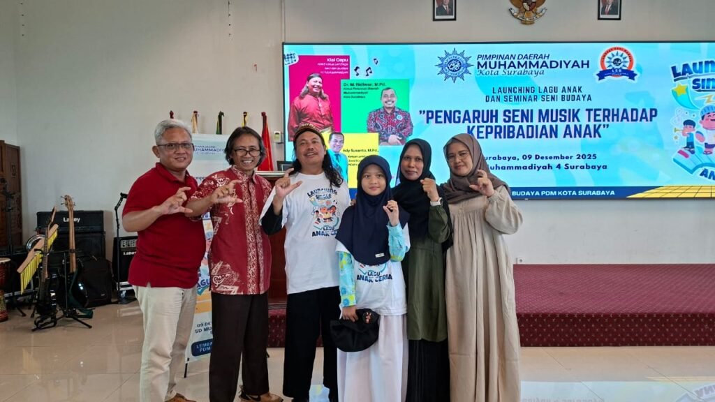 Dua Siswa Sekolah Kreatif SD Muhammadiyah 16 Surabaya Terpilih sebagai Penyanyi Cilik dalam Launching Lagu Anak Ceria