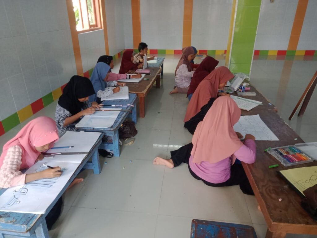 Pelajari Khot Naskhi dan Kaligrafi, Mimda Paciran Terapkan Sejak Dini