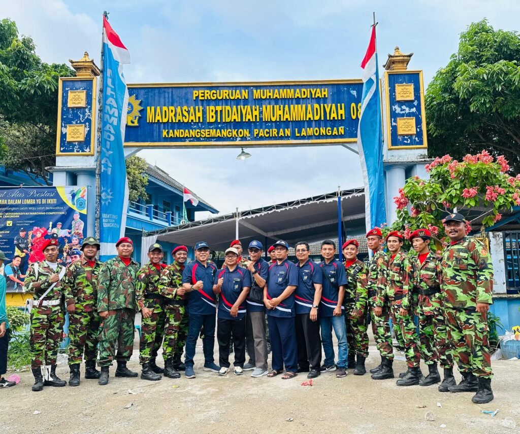 PCM Paciran Sukses Gelar Pawai Ta’aruf dalam Rangka Milad ke-113 Muhammadiyah 