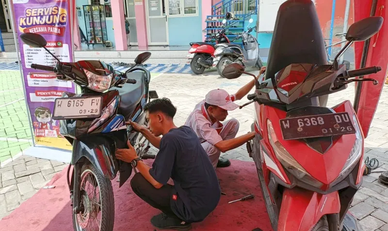 Belasan Motor Guru SD Mudri Antre Servis dalam Program Bakti Guru Honda Patria