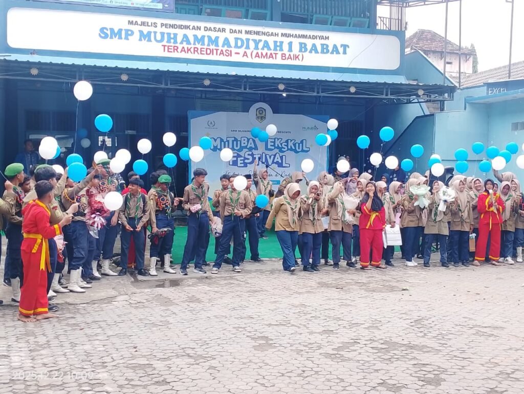 Persembahan Kelas 9: Makna Hari Ibu dalam Pengambilan Rapor di MUTUBA Ekskul Festival