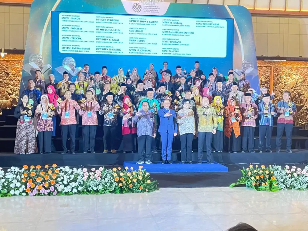 SD Muhammadiyah 1 Wringinanom Raih Penghargaan Puncak Adiwiyata
