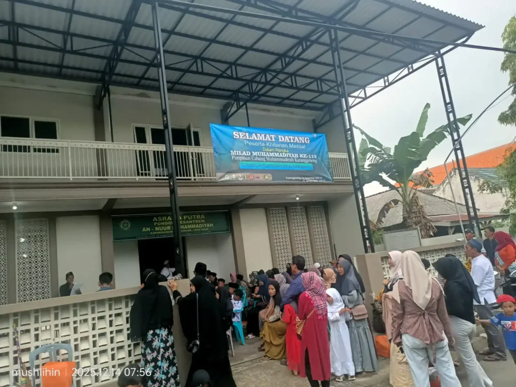 Menilik Khitanan Massal di Gebyar Milad Muhammadiyah Karanggeneng