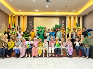 Ketika Imajinasi Meledak: 15 Kelompok Menyulap Aula SDMM Menjadi Taman Ajaib
