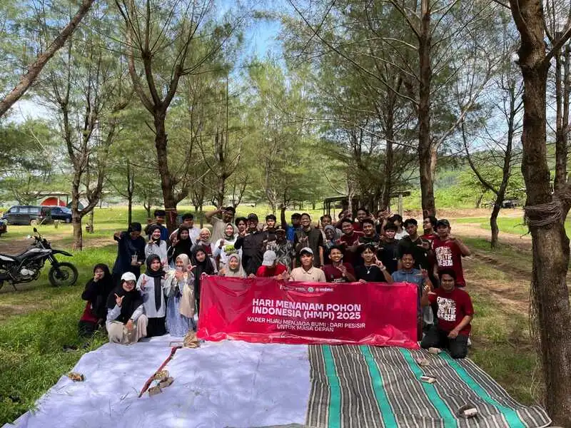 Dari IMM untuk Pesisir: Menanam Harapan di Hari Menanam Pohon Indonesia 2025