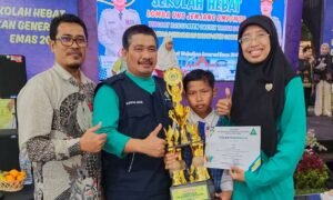 Siswa MI Mudipat Raih Juara 1 Lomba Desain Poster UKS/M Kabupaten Gresik 2025