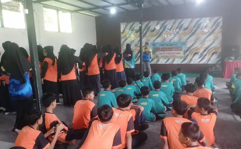 Hilangkan Penat Setelah PSAS, MadtsaMutu Paciran Nikmati Outbound di Prigen