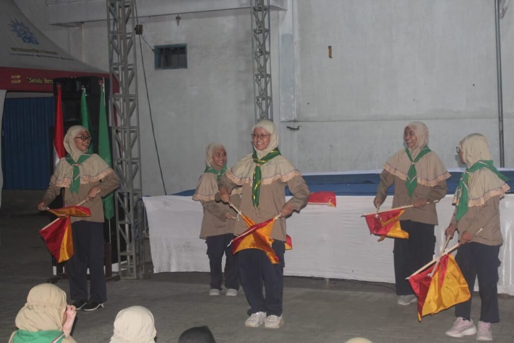 Perdana, Kwarcab HW Menganti Gelar Kemah Akbar