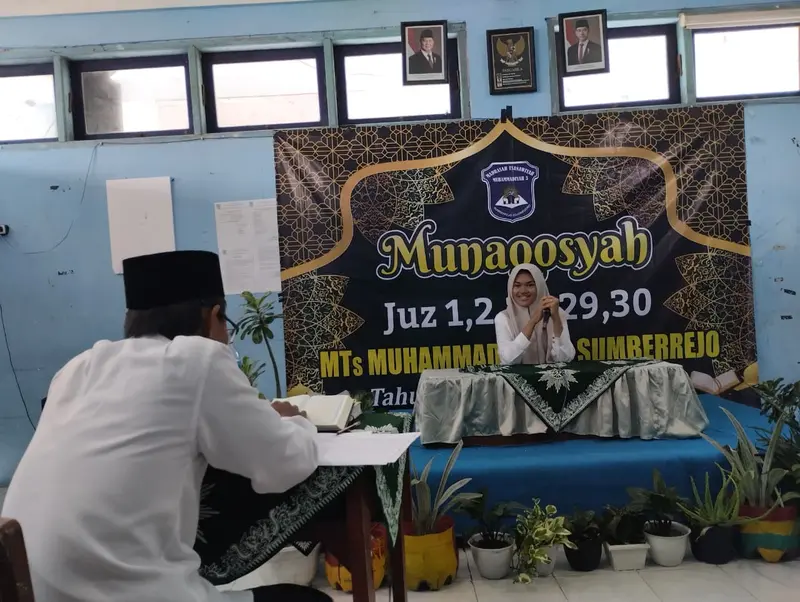Hujan Rintik Temani Puluhan Siswa MTs Muga Sumberrejo Uji Hafalan Qur’an