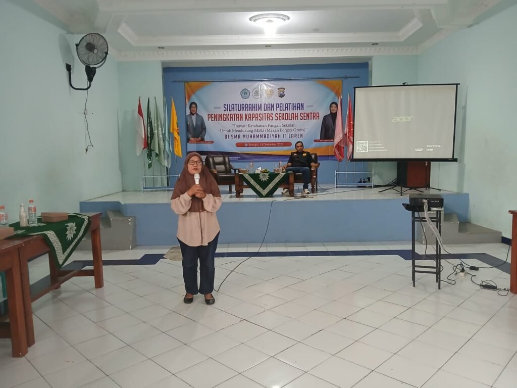 Prof. Isnawati Tekankan Pentingnya Ketahanan Pangan melalui Budidaya Jamur di SMA Muhammadiyah 11 Laren