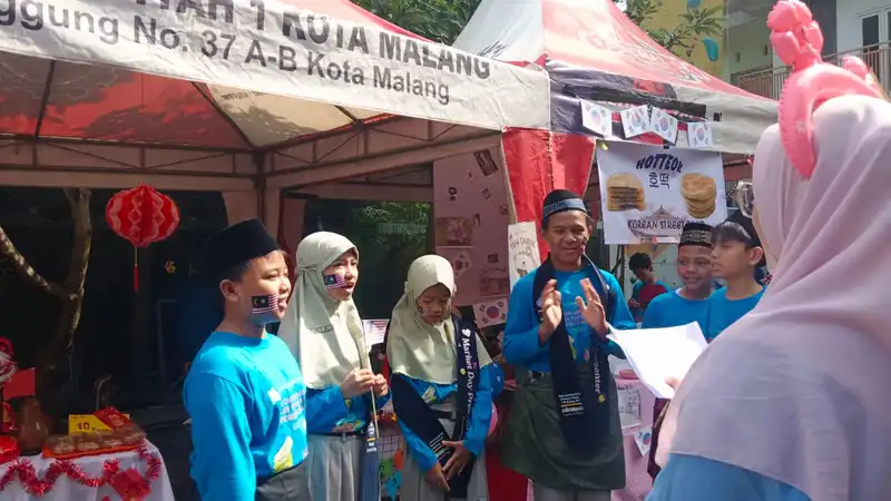 Dari Presentasi ke Transaksi, Ini Cara Unik SD Mupat Latih Kemampuan Bahasa Inggris