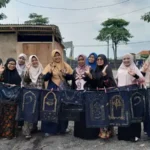 Peringati Hari Ibu, PCA Blimbing Dorong Kreativitas Perempuan lewat Pelatihan Membatik