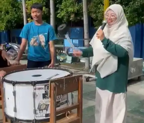 Gema Bass Drum Kepsek Spemutu Gresik Tandai Pembukaan KAS 2025