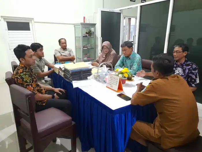 Ketertiban Administrasi SMA Muha Genteng Dibuktikan pada Pra Nominasi Penilaian Akhir Sekolah oleh Pengawas