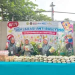 Peringati Hari Ibu, SD Mudri Bagikan 400 Paket Sayur Saat Pembagian Rapor