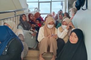 Peringati Hari Ibu, Ratusan Jamaah Aisyiyah Genteng Padati Masjid Al Amien