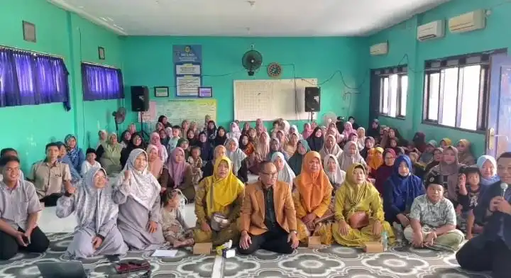 Seminar Parenting MI Muhammadiyah 2 Kedungbanteng: Menjadi Orang Tua Hebat untuk Melahirkan Generasi Bermartabat