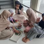 Obati Rindu, Sesi Dering Telepon Jadi Momen Emosional di One Week English Holiday SDMM