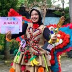 Mahasiswa Prodi Ilmu Komunikasi UMMAD Juara 2 Lomba Fashion Show dari Bahan Daur Ulang Sampah