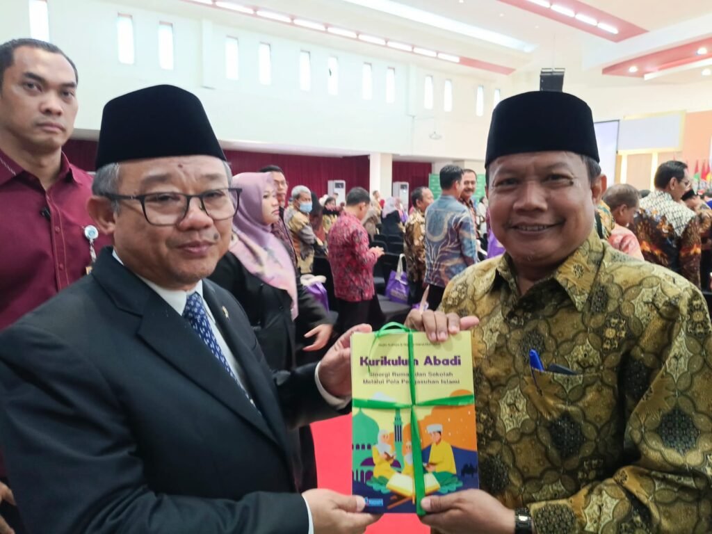 Refleksi 2025: Mengapa Menulis dan Harus Terus Belajar Menulis