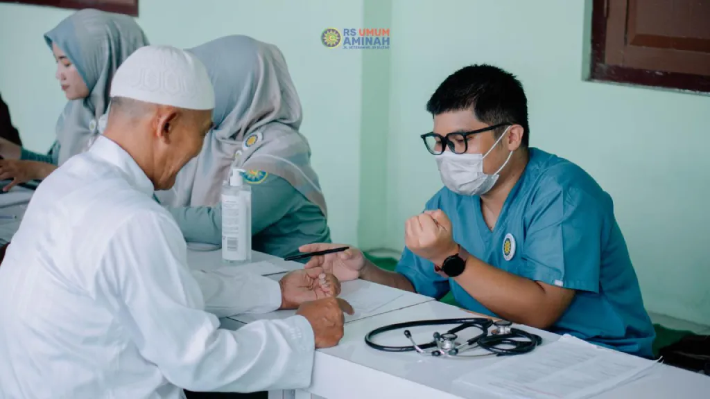 RSU Aminah Blitar Turun Langsung Kawal Kesehatan Para Kiai