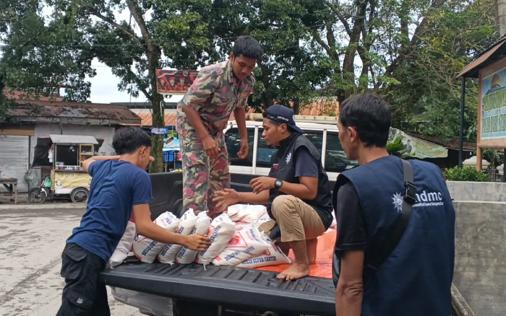 Lazismu Jatim Himpun Rp5,8 Miliar untuk Penyintas Banjir Bandang dan Longsor Aceh–Sumatera