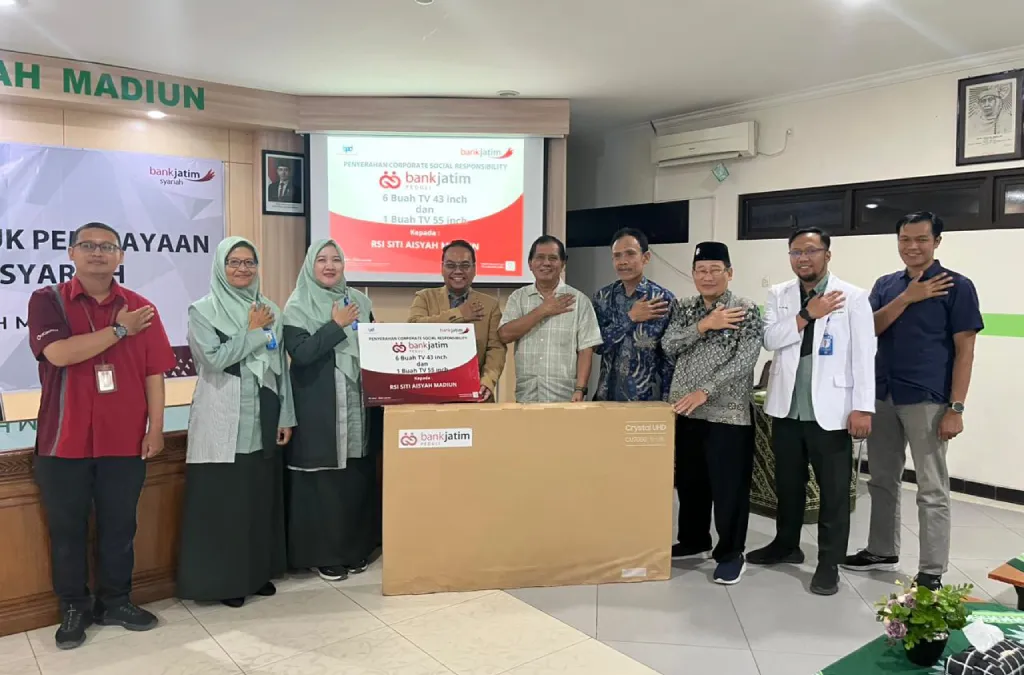 Bank Jatim Syariah Serahkan Bantuan Fasilitas Hiburan ke RSI Siti Aisyah Madiun