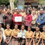 Kemendikdasmen dan Komisi X DPR RI Respons Cepat Banjir di Bali, Dua SMP Terima Bantuan