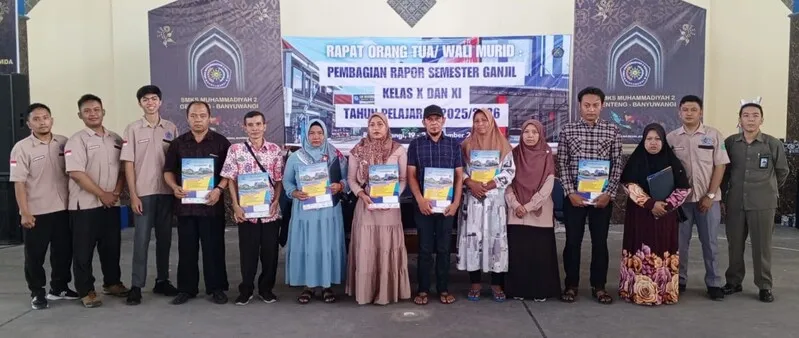 SMK Muda Genteng Bagikan Rapor Semester Ganjil dan Beasiswa bagi Siswa Berprestasi
