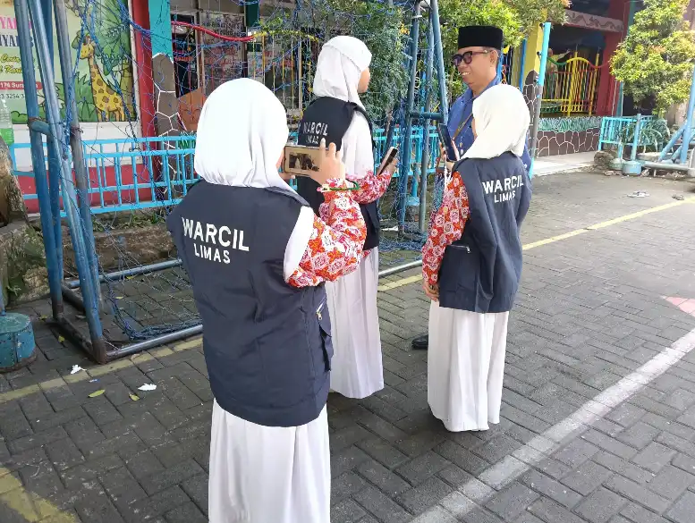 Wartawan Cilik SDM Limas Semangat Liput Pray and Friday Charity untuk Sumatera